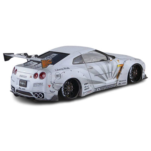 Aoshima LB Works R35 GT-R V2 1/24 Scale Model